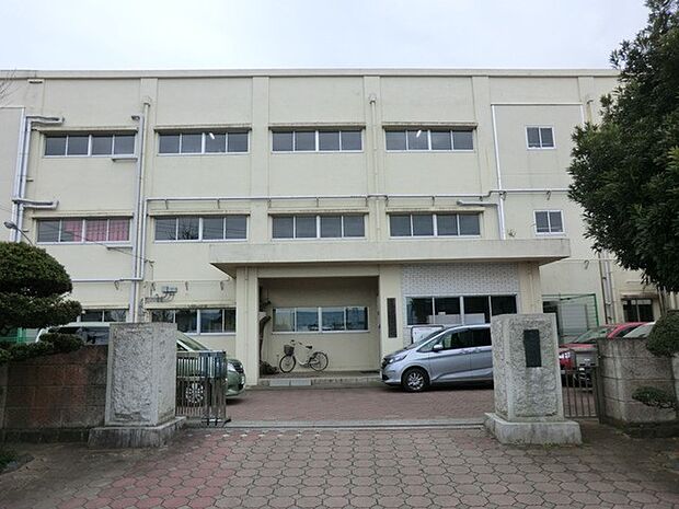 横浜市立中和田南小学校　1300m　徒歩17分。お友達との会話も弾む通学路。お子様のかけがえのない思い出に。 