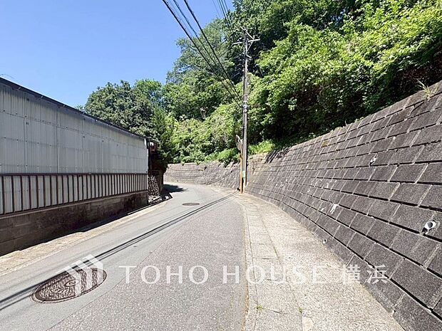 家の良し悪しだけでなく周辺環境も重要なポイント。（2026年5月撮影）