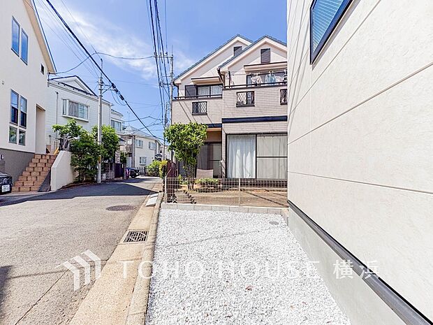 毎日の暮らしの中に癒しを与えてくれるお庭スペース。
