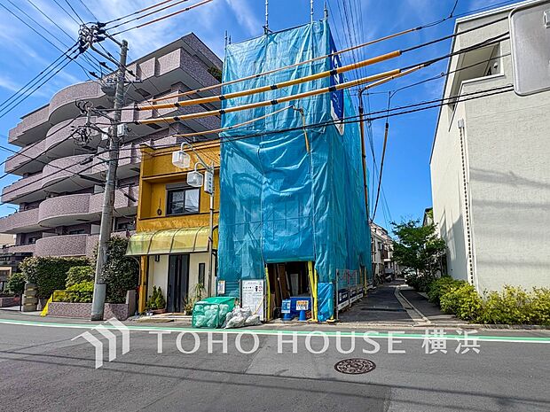 雨や紫外線から大切な愛車を守る、ビルトインガレージはセキュリティ面も安心です。（2026年5月撮影）