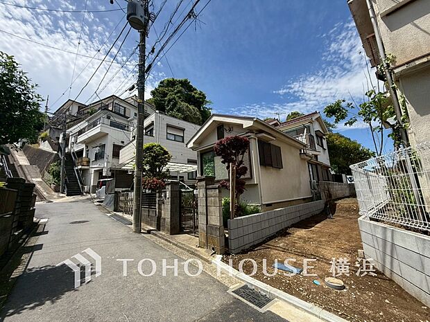 生活利便に優れた住環境に立地し、ゆとりある生活が送れます。(2026年5月撮影)
