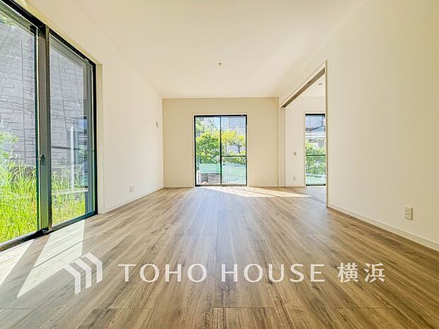 家族と過ごす時間を大切にしたい方にぴったりの明るくゆとりある住空間です。
