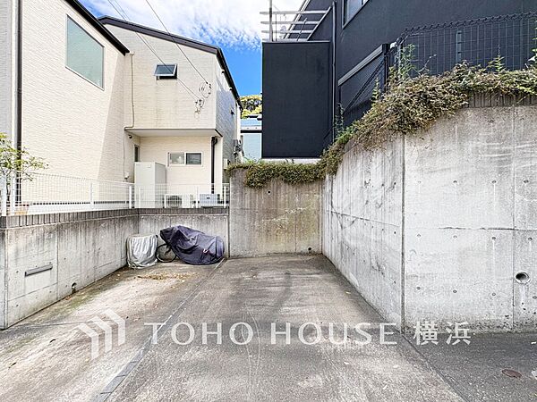 敷地内に駐車スペースがあると、日々の暮らしのをスムーズに運ぶ事が出来ます。