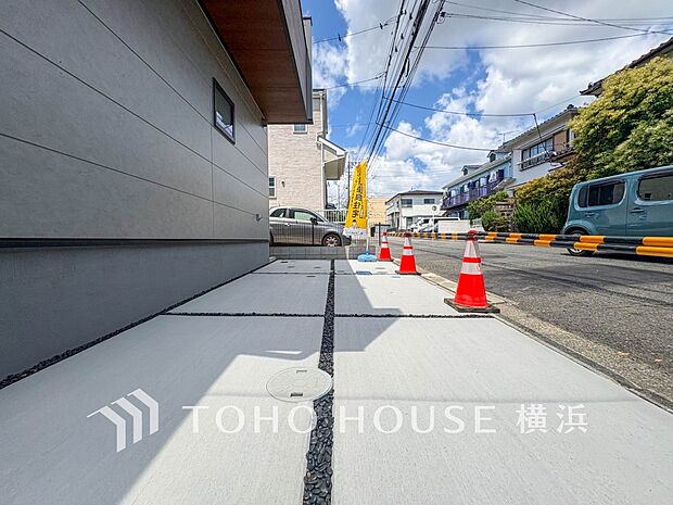 敷地内に駐車スペースがあると、日々の暮らしのをスムーズに運ぶ事が出来ます。
