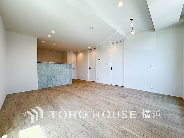 家族と過ごす時間を大切にしたい方にぴったりの明るくゆとりある住空間です。