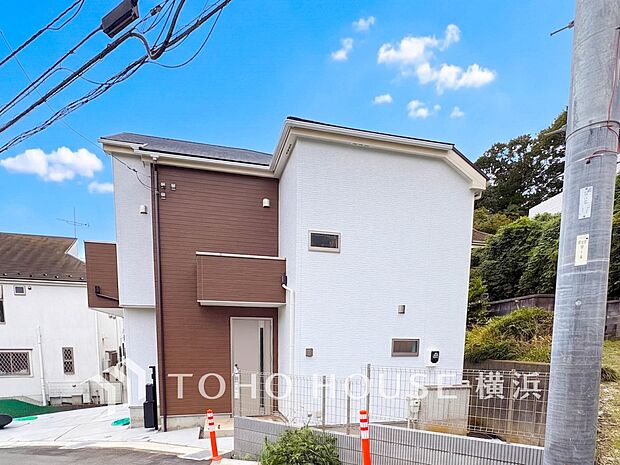 お住まいの顔となる玄関。住まう方のプライドを満たすクオリティを備えています。