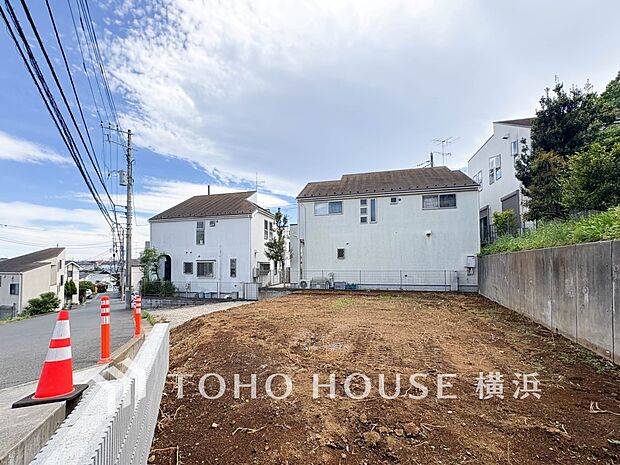 暖かな陽光と爽やかな風がハーモニーを奏でる上質な空間を愉しむ暮らし。(2026年5月撮影)