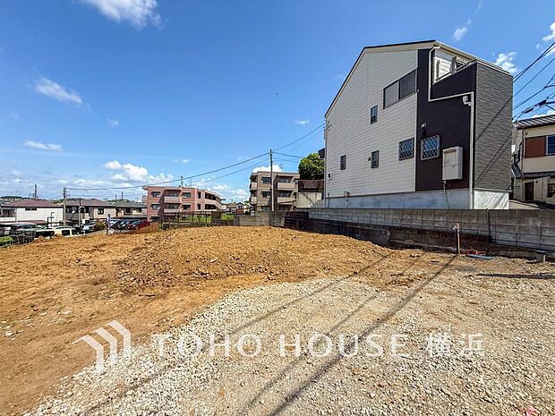 良質な環境に暮らす永住の邸がここに誕生します。(2026年5月撮影)