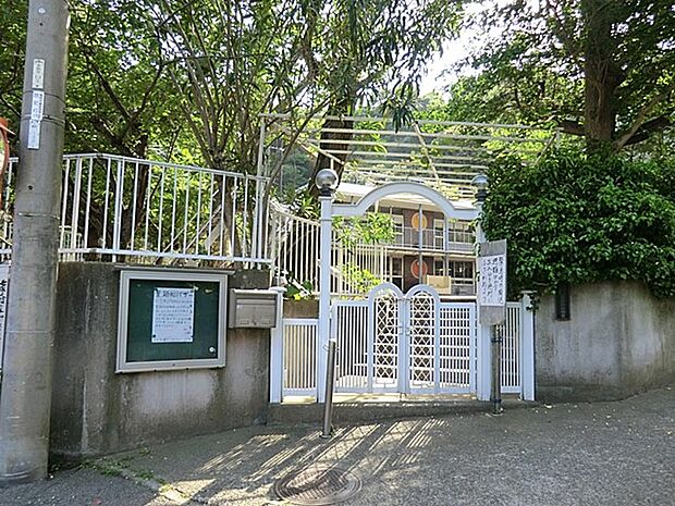 聖路加幼稚園 1000m 山と海とたくさんの自然に恵まれた幼稚園です。