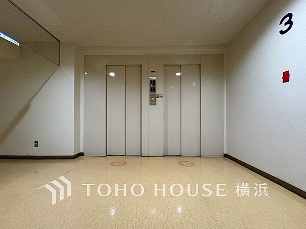 大きな荷物やお買い物帰りの重い荷物にも安心のエレベーター。