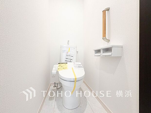 清潔感溢れるトイレ。落ち着いた空間で安らぎのひとときをお過ごしいただけます。