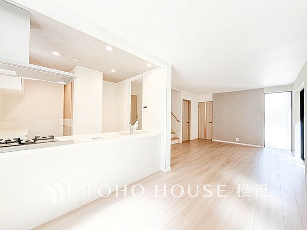家族と過ごす時間を大切にしたい方にぴったりの明るくゆとりある住空間です。