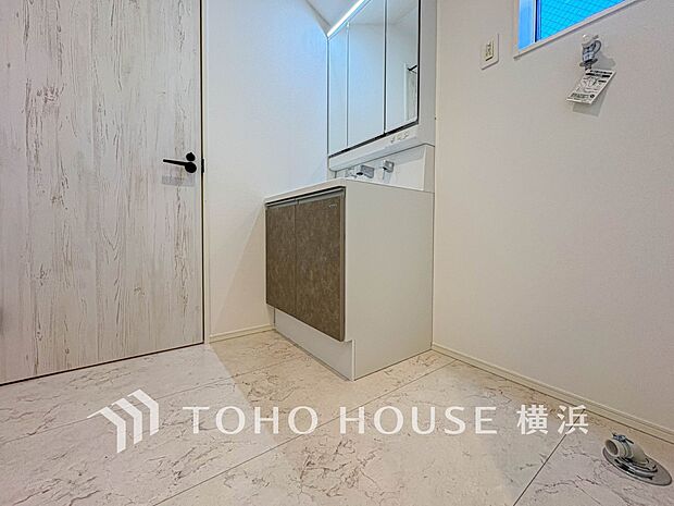 ご家族の1日が始まり、1日の終わりを締めくくる洗面空間。