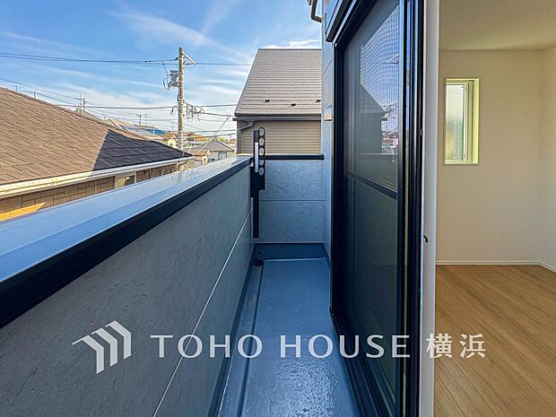 お部屋にも爽やかな風と暖かく柔らかな日差しが差し込み、毎日の暮らしを豊かに彩ります。