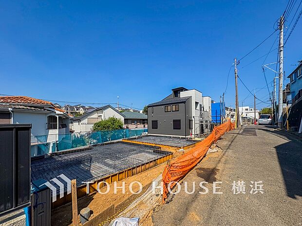 子育て環境、生活利便に優れた住環境に立地し、ゆとりある生活が送れます。(2026年5月撮影)