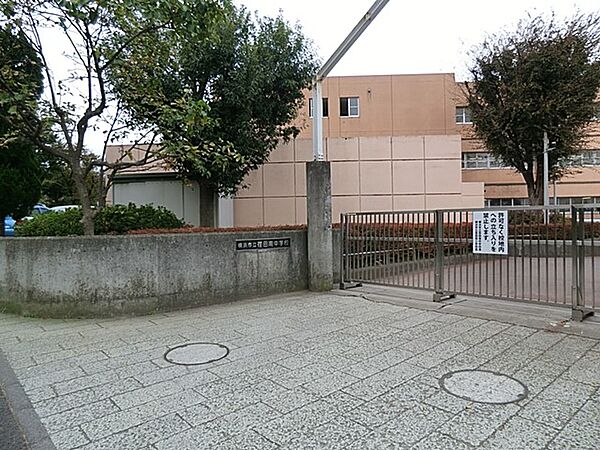 横浜市立荏田南中学校　1900m　徒歩24分。環境の整った静かなエリアで安らぎの暮らしを。