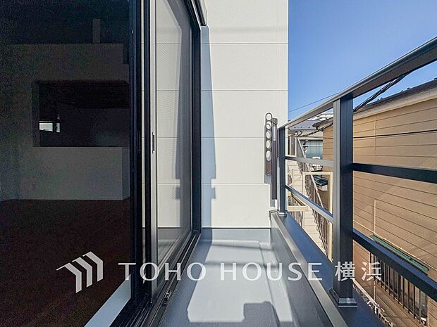 お部屋にも爽やかな風と暖かく柔らかな日差しが差し込み、毎日の暮らしを豊かに彩ります。