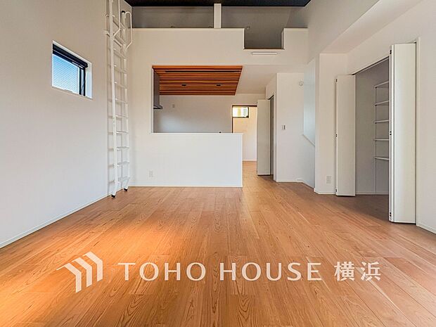 ご家族やお客様との時間など、多くの時を刻む空間。