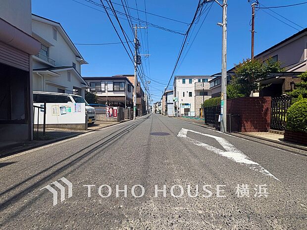 子育て環境、生活利便に優れた住環境に立地し、ゆとりある生活が送れます。(2026年5月撮影)