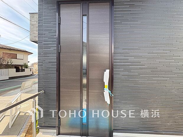 デザイン性の高いエントランスは、住む方のプライドを満たすクオリティ。