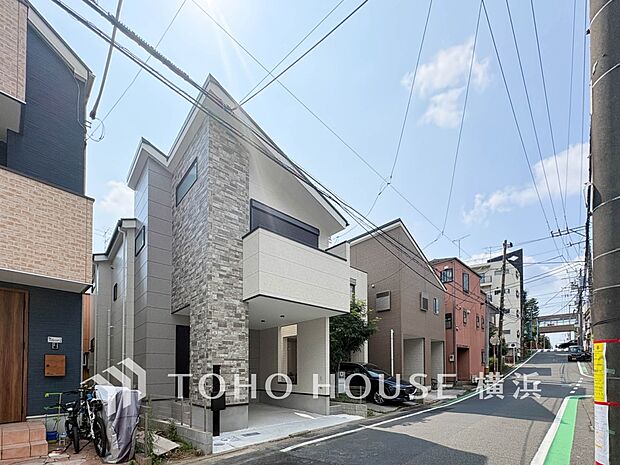 生活利便に優れた住環境に立地し、ゆとりある生活が送れます。