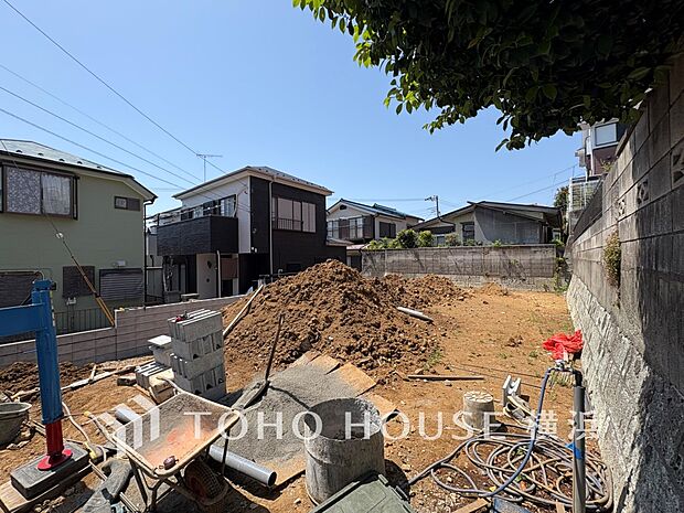 快適さや豊かさはもちろん、未来まで考えた家造りをテーマに建築されます。(2026年5月撮影)