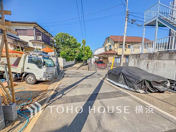 子育て環境、生活利便に優れた住環境に立地し、ゆとりある生活が送れます。(2026年5月撮影)