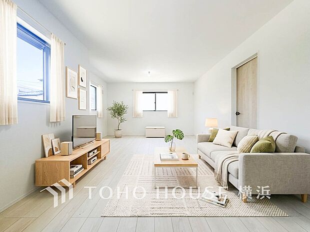 ゆったり寛げる広々リビング。※生成AIによるイメージです。家具・小物は販売価格に含まれません。