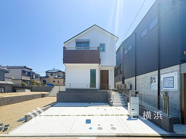 十分な広さのカースペースは、お車2台分の広さがあります。