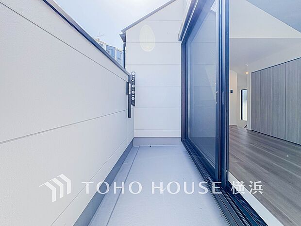 お部屋にも爽やかな風と暖かく柔らかな日差しが差し込み、毎日の暮らしを豊かに彩ります。