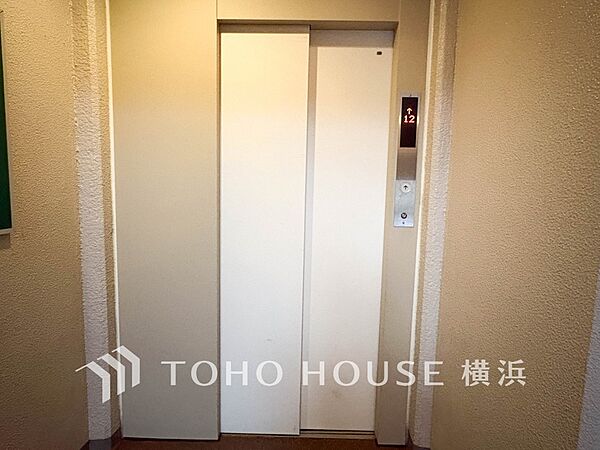 大きな荷物やお買い物帰りの重い荷物にも安心のエレベーター。