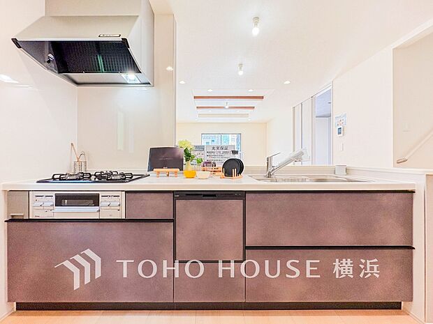 機能性とデザイン性を兼ね備えたシステムキッチン。