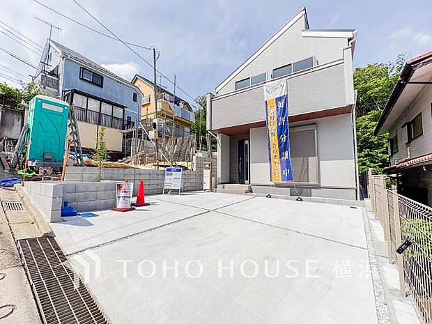 生活利便に優れた住環境に立地し、ゆとりある生活が送れます。