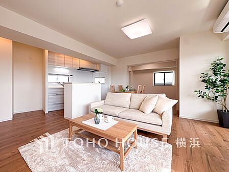 和やかで洗練された空間の演出。寛ぎとコミュニケーションを育む居心地のよい場所。