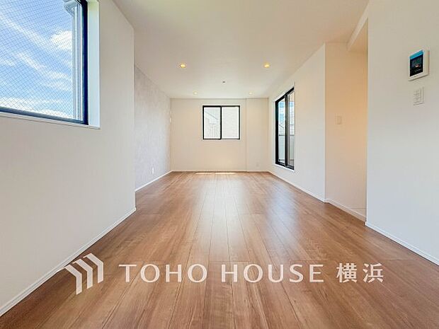 家族と過ごす時間を大切にしたい方にぴったりの明るくゆとりある住空間です。