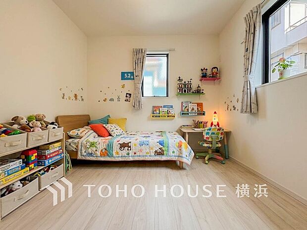 穏やかな寛ぎを届けるお部屋。※生成AIによるイメージです。家具・小物は販売価格に含まれません。