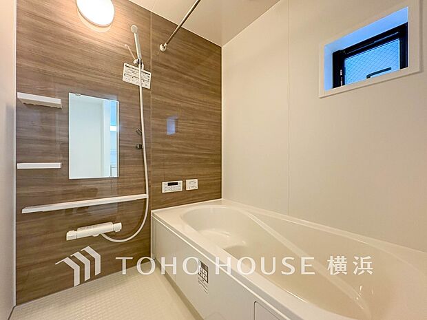 一日の疲れが癒される優雅な時間を堪能できるゆとりあるバスルームです。