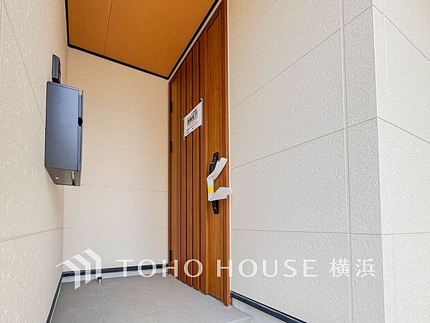 お住まいの顔となる玄関。住まう方のプライドを満たすクオリティを備えています。