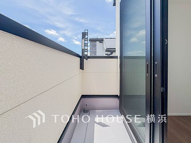お部屋にも爽やかな風と暖かく柔らかな日差しが差し込み、毎日の暮らしを豊かに彩ります。