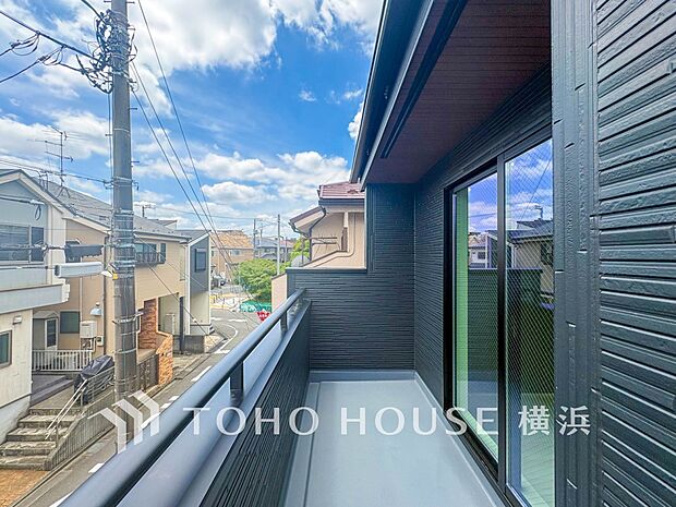 お部屋にも爽やかな風と暖かく柔らかな日差しが差し込み、毎日の暮らしを豊かに彩ります。