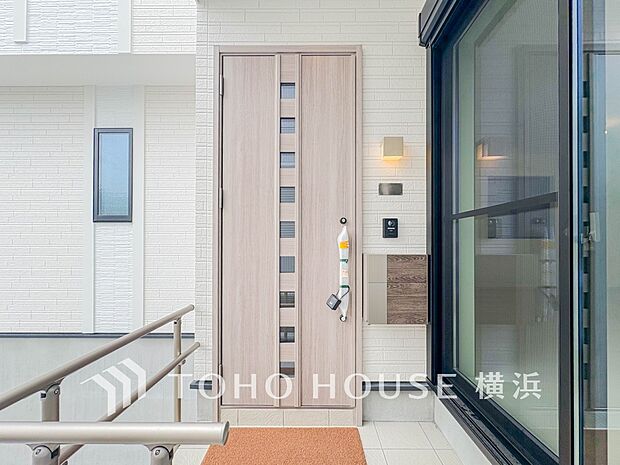 帰宅されるご家族や訪れる方を優しく迎え、安らぎに満ちた生活空間を予感させてくれます。