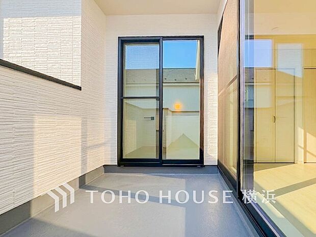 お部屋にも爽やかな風と暖かく柔らかな日差しが差し込み、毎日の暮らしを豊かに彩ります。