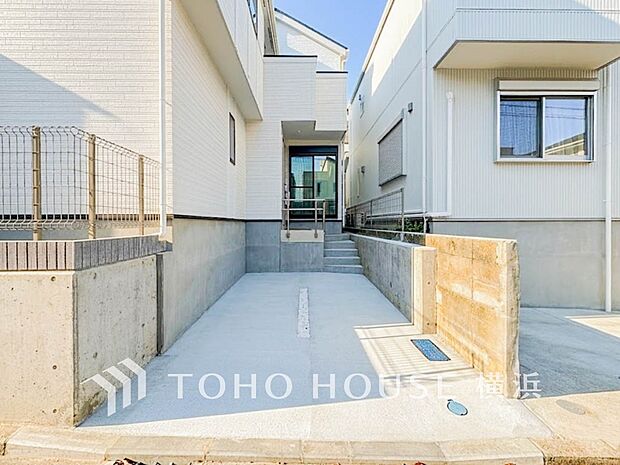 敷地内に駐車スペースがあると、日々の暮らしのをスムーズに運ぶ事が出来ます。