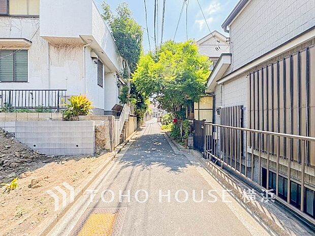 子育て環境、生活利便に優れた住環境に立地し、ゆとりある生活が送れます。(2026年6月撮影)