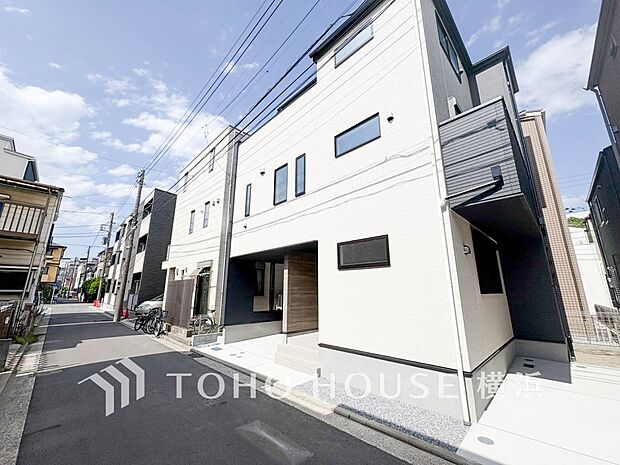 生活利便に優れた住環境に立地し、ゆとりある生活が送れます。