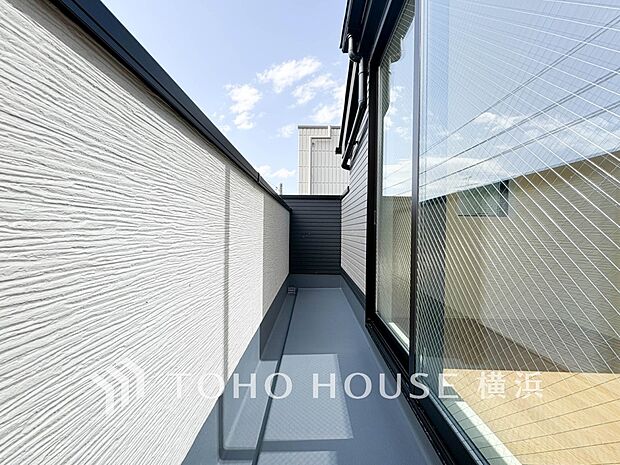 お部屋にも爽やかな風と暖かく柔らかな日差しが差し込み、毎日の暮らしを豊かに彩ります。