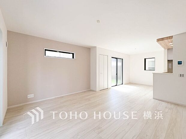 家族と過ごす時間を大切にしたい方にぴったりの明るくゆとりある住空間です。