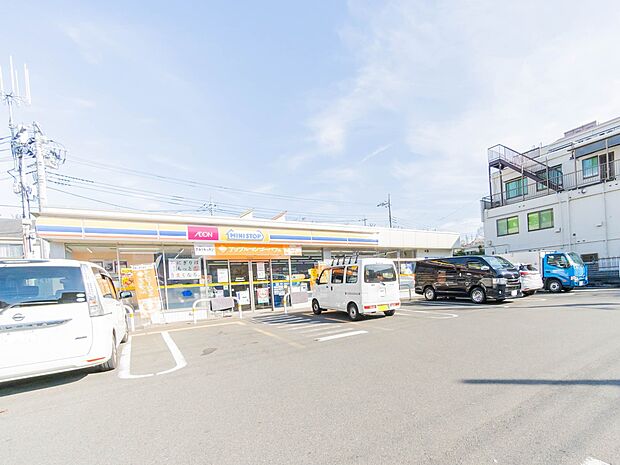 ミニストップ 青葉荏田町店　650m　お弁当や飲み物をはじめ、さまざまな商品を取り扱うコンビエンスストア。 