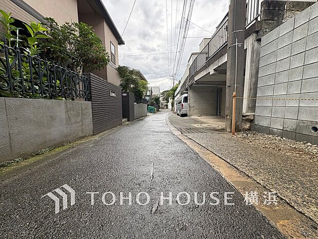 穏やかな住環境で子育てファミリーにもおすすめです。（2026年6月撮影）