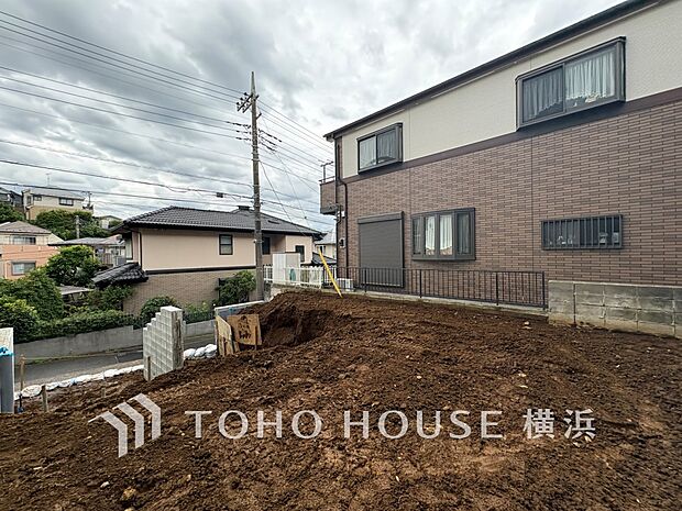 良質な環境に暮らす永住の邸がここに誕生します。(2026年6月撮影)